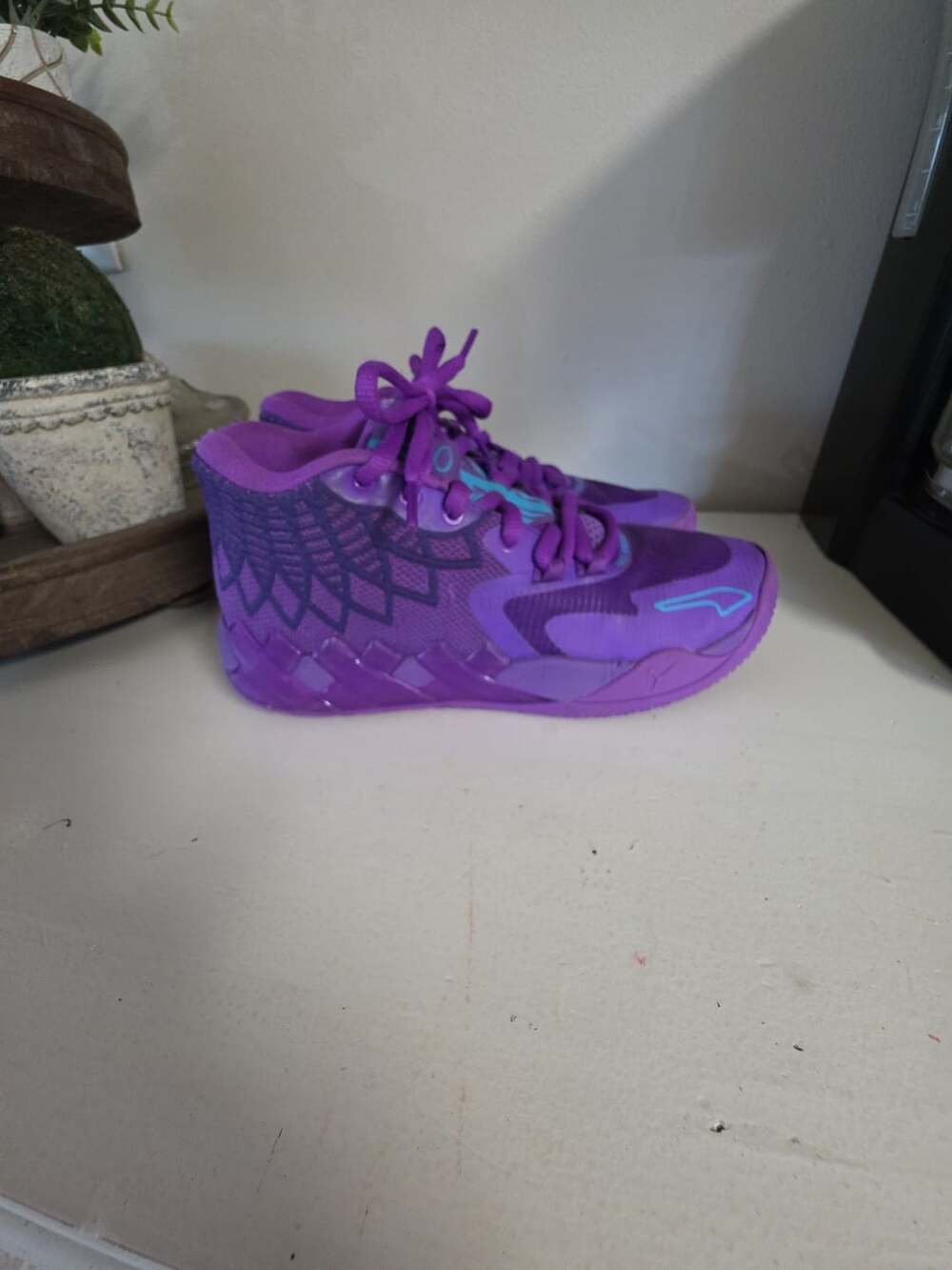 Puma MB.01 Jr 'Queen City' LaMelo Ball Basketball Shoes (376886-10), Size 5C